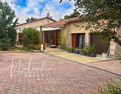 /international/fr/fronton-midi-pyrenees-310101376883/?lang=en