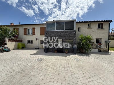 /international/fr/avignon-provence-alpes-cote-d-azur-310119997189/