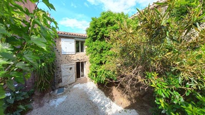 /international/fr/lezignan-la-cebe-languedoc-roussillon-310104864723/