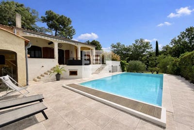 /international/fr/saint-michel-d-euzet-languedoc-roussillon-310106606248/