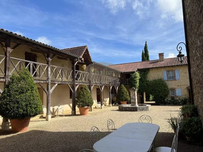 /international/fr/aire-sur-l-adour-aquitaine-310107920014/
