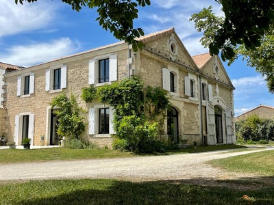 /international/fr/champniers-charente-310105774780/
