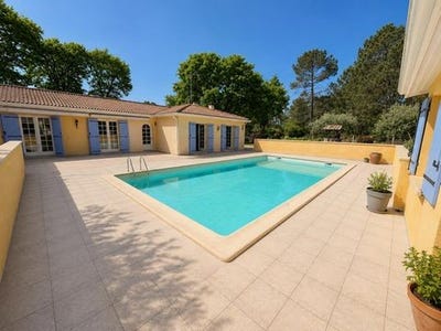 /international/fr/roaillan-aquitaine-310108136557/