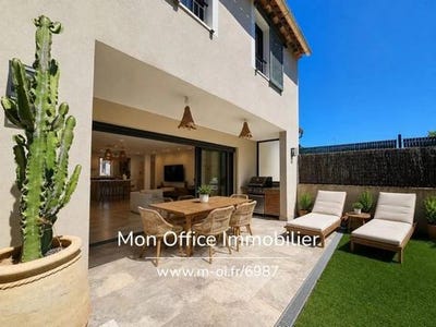 /international/fr/cogolin-provence-alpes-cote-d-azur-310109205942/