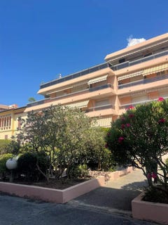 /international/fr/roquebrune-cap-martin-provence-alpes-cote-d-azur-310101230176/