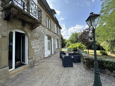 /international/fr/la-chapelle-aux-saints-limousin-310107557195/