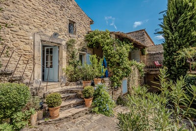 /international/fr/goult-provence-alpes-cote-d-azur-310119782832/