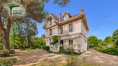 /international/fr/roquefort-languedoc-roussillon-310120047148/