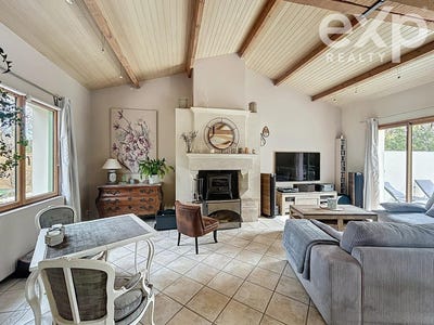 /international/fr/clisson-pays-de-la-loire-310098476676/