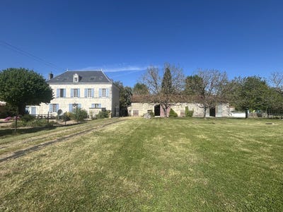 /international/fr/aubeterre-sur-dronne-charente-310107816807/