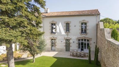 /international/fr/maussane-les-alpilles-provence-alpes-cote-d-azur-310100962526/?lang=en