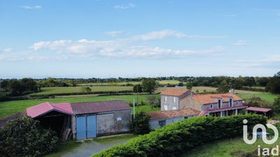 /international/fr/bressuire-charente-310095267633/