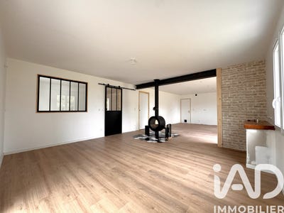 /international/fr/fontenay-le-comte-pays-de-la-loire-310107971369/