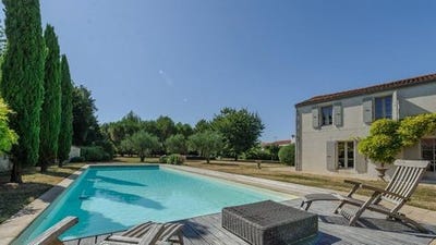 /international/fr/saint-medard-d-aunis-charente-310108187971/