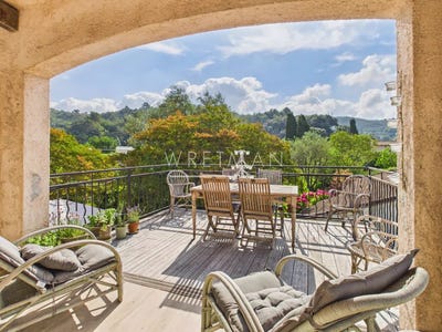 /international/fr/pegomas-provence-alpes-cote-d-azur-310108633386/