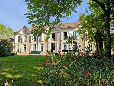 /international/fr/montbron-charente-310108837550/?lang=th