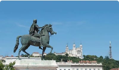 /international/fr/place-bellecour-lyon-rhone-310106856191/