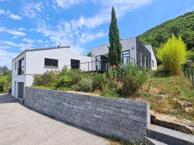 /international/fr/gagnieres-languedoc-roussillon-310109745737/