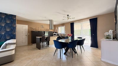 /international/fr/la-roche-sur-yon-pays-de-la-loire-310108598901/