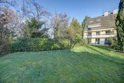 /international/fr/24-rue-de-saint-nom-fourqueux-ile-de-france-310105832991/