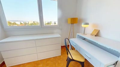 /international/fr/rue-nungesser-et-coli-bron-rhone-310104207235/
