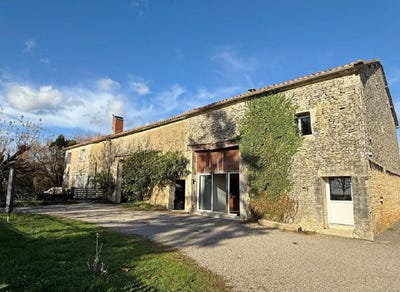 /international/fr/aunac-charente-310103453933/