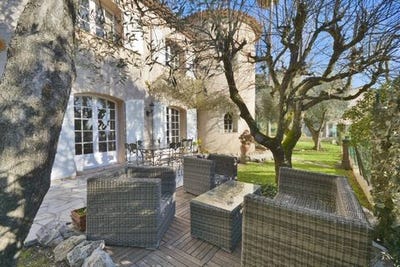 /international/fr/le-cannet-provence-alpes-cote-d-azur-310101384658/?lang=en