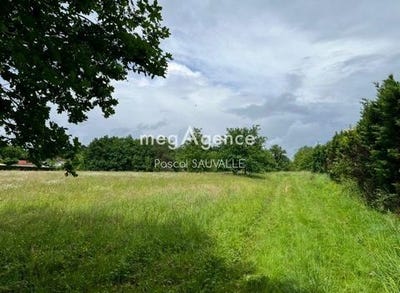 /international/fr/annesse-et-beaulieu-aquitaine-310107838108/