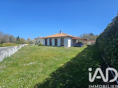 /international/fr/dignac-auvergne-310105988449/