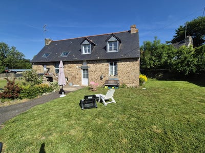 /international/fr/saint-aubin-du-cormier-brittany-310099807944/