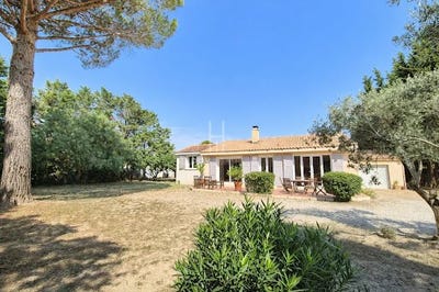 /international/fr/saint-etienne-du-gres-provence-alpes-cote-d-azur-310107969638/