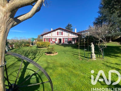 /international/fr/cambo-les-bains-aquitaine-310105538669/
