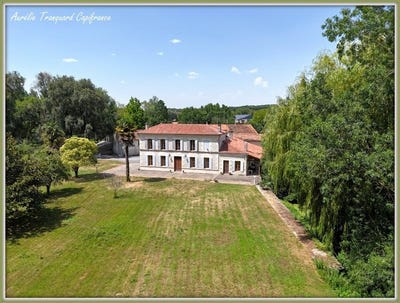 /international/fr/saint-jean-d-angely-charente-310109097981/