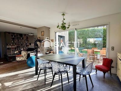 /international/fr/l-hay-les-roses-ile-de-france-310105821457/
