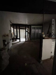 /international/fr/joigny-burgundy-120091784178/