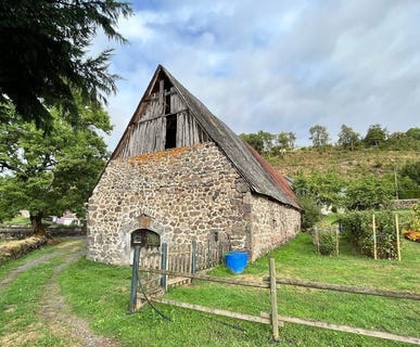 /international/fr/vic-sur-cere-auvergne-310107561700/