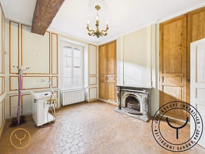 /international/fr/villeneuve-l-archeveque-burgundy-310107565286/