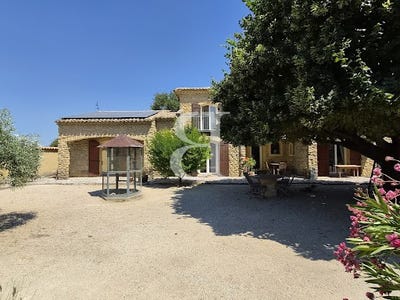 /international/fr/sainte-cecile-les-vignes-provence-alpes-cote-d-azur-310109941587/