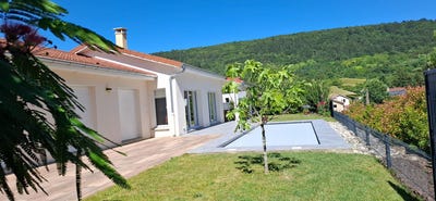 /international/fr/domaine-de-la-fontaine-ceyzeriat-rhone-310100575342/