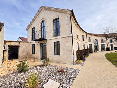 /international/fr/beaune-burgundy-310107649207/