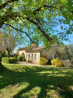 /international/fr/bourg-aquitaine-310104988980/