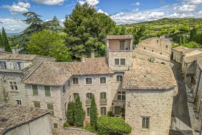 /international/fr/grignan-hh-15979758-grignan-rhone-310103456591/