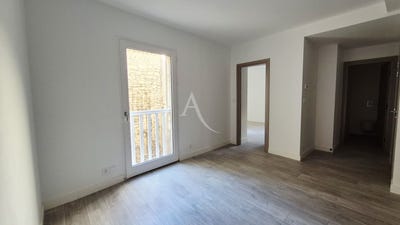/international/fr/saint-jean-d-angely-charente-310108102103/