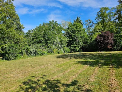 /international/fr/briollay-pays-de-la-loire-310107941399/