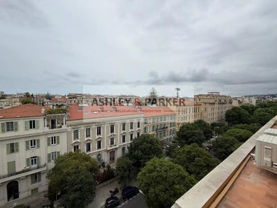 /international/fr/nice-provence-alpes-cote-d-azur-310108553949/