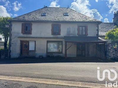/international/fr/saint-bonnet-de-salers-auvergne-310101642779/