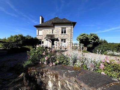 /international/fr/uzerche-limousin-310100523346/