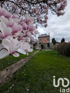 /international/fr/brienon-sur-armancon-burgundy-310098969984/
