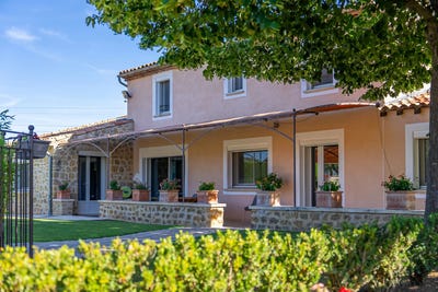 /international/fr/villelaure-hh-15581944-villelaure-provence-alpes-cote-d-azur-310100953228/