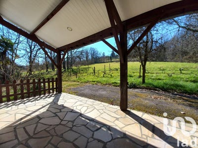 /international/fr/sainte-colombe-en-bruilhois-aquitaine-310098144965/